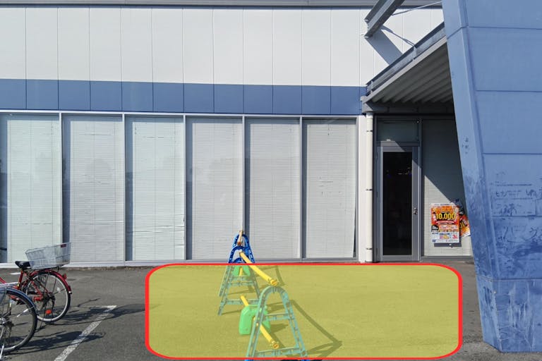 出店スペース:ポーチ横(左側)