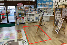 【ダイシン柳生店】入口横レジ付近 プロモーションや物販に最適なホームセンター内階段前の催事イベントスペース