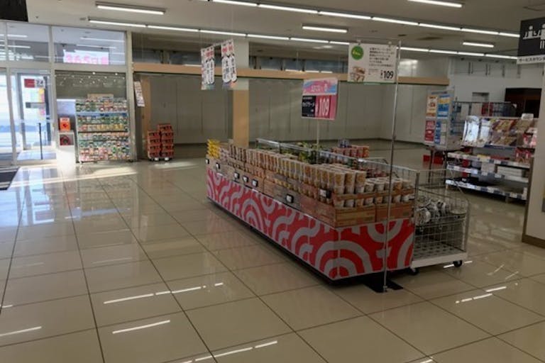 【西友 江南店】1階食品売場催事場(レジ横) ポップアップストア(物販、食物販)やプロモーション用途に最適なスーパー店内催事イベントスペースの画像3