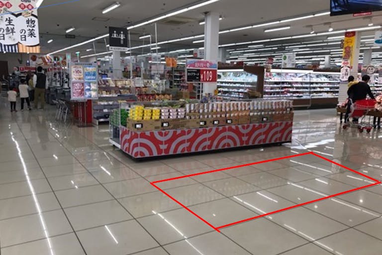 【西友 江南店】1階食品売場催事場(レジ横) ポップアップストア(物販、食物販)やプロモーション用途に最適なスーパー店内催事イベントスペースの画像1
