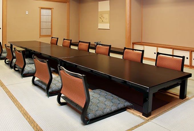 【薬院大通駅(動植物園口)3分】フォーマルな講演会やセミナーにご利用いただける和のイベントスペース