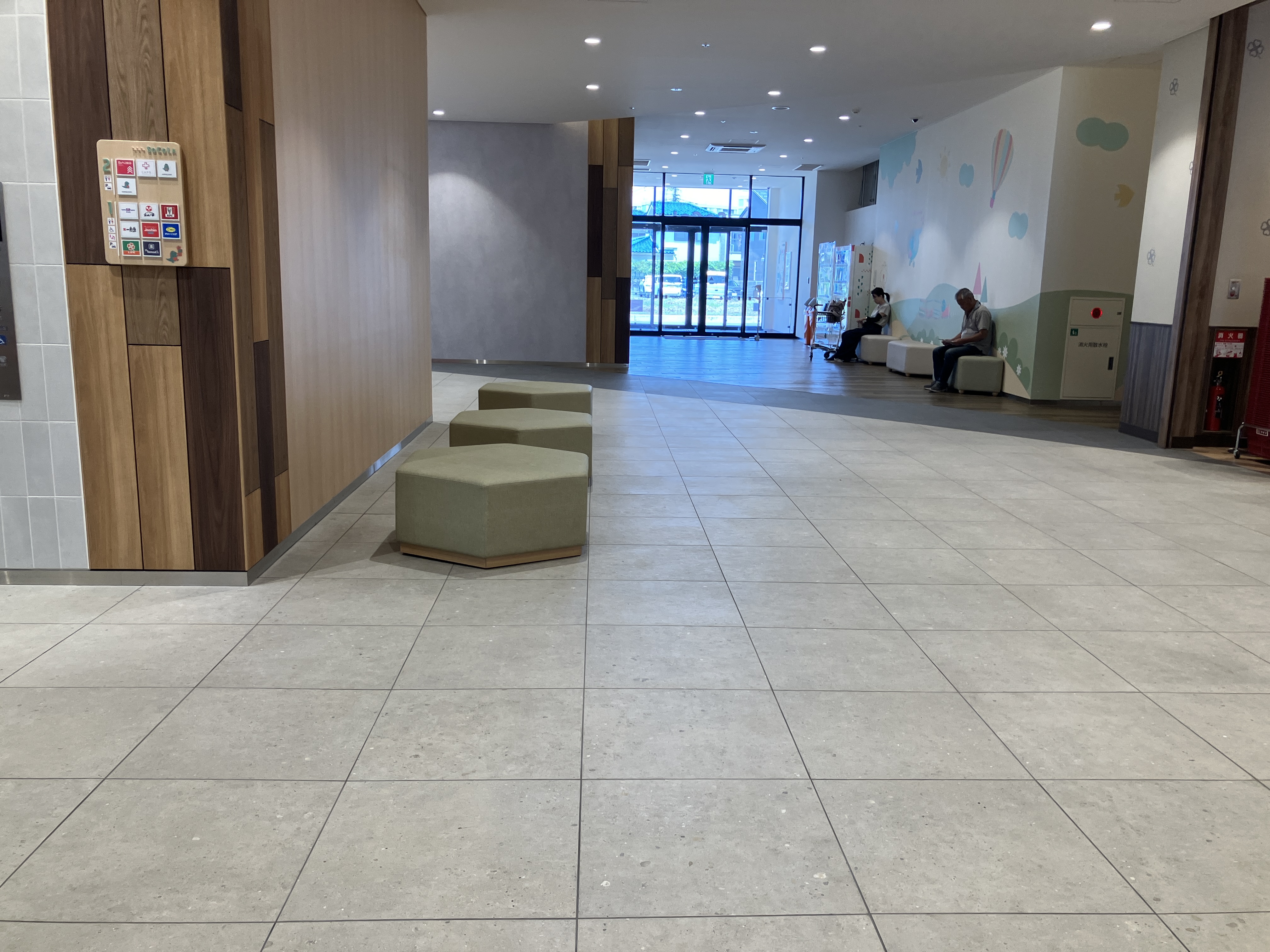 【SOCOLA所沢】1階エスカレーター下 物販、食物販のポップアップストアや販促プロモーションに最適な催事イベントスペース