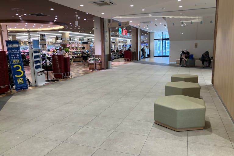 【SOCOLA所沢】1階エスカレーター下 物販、食物販のポップアップストアや販促プロモーションに最適な催事イベントスペースの画像2