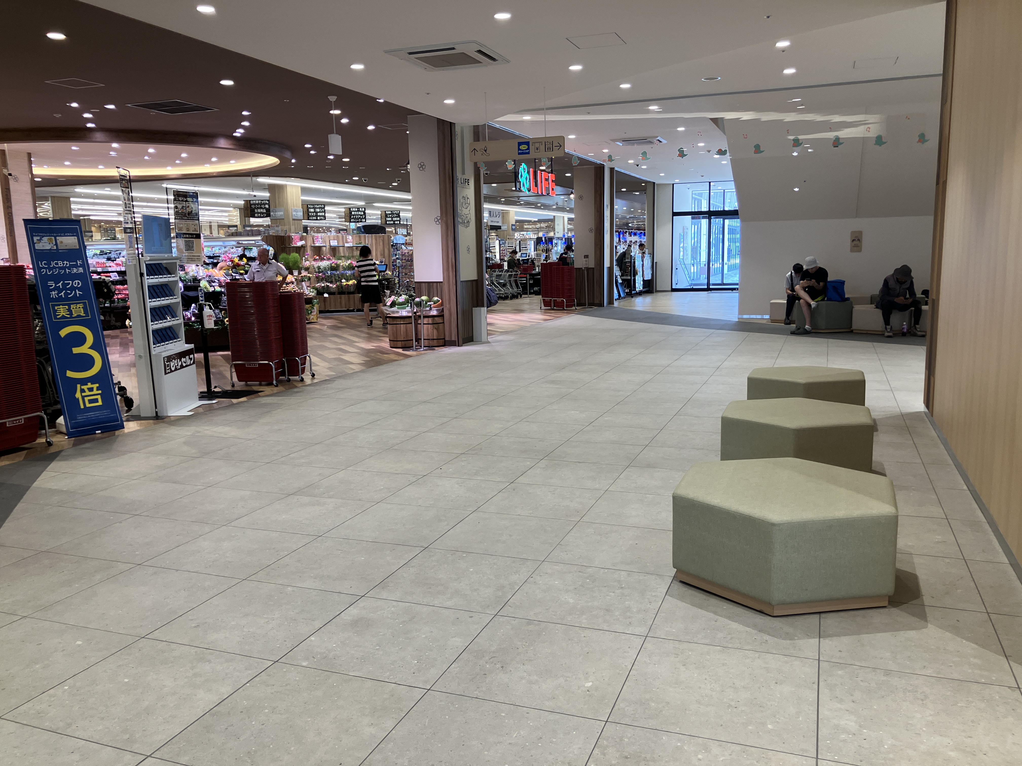 【SOCOLA所沢】1階エスカレーター下 物販、食物販のポップアップストアや販促プロモーションに最適な催事イベントスペース