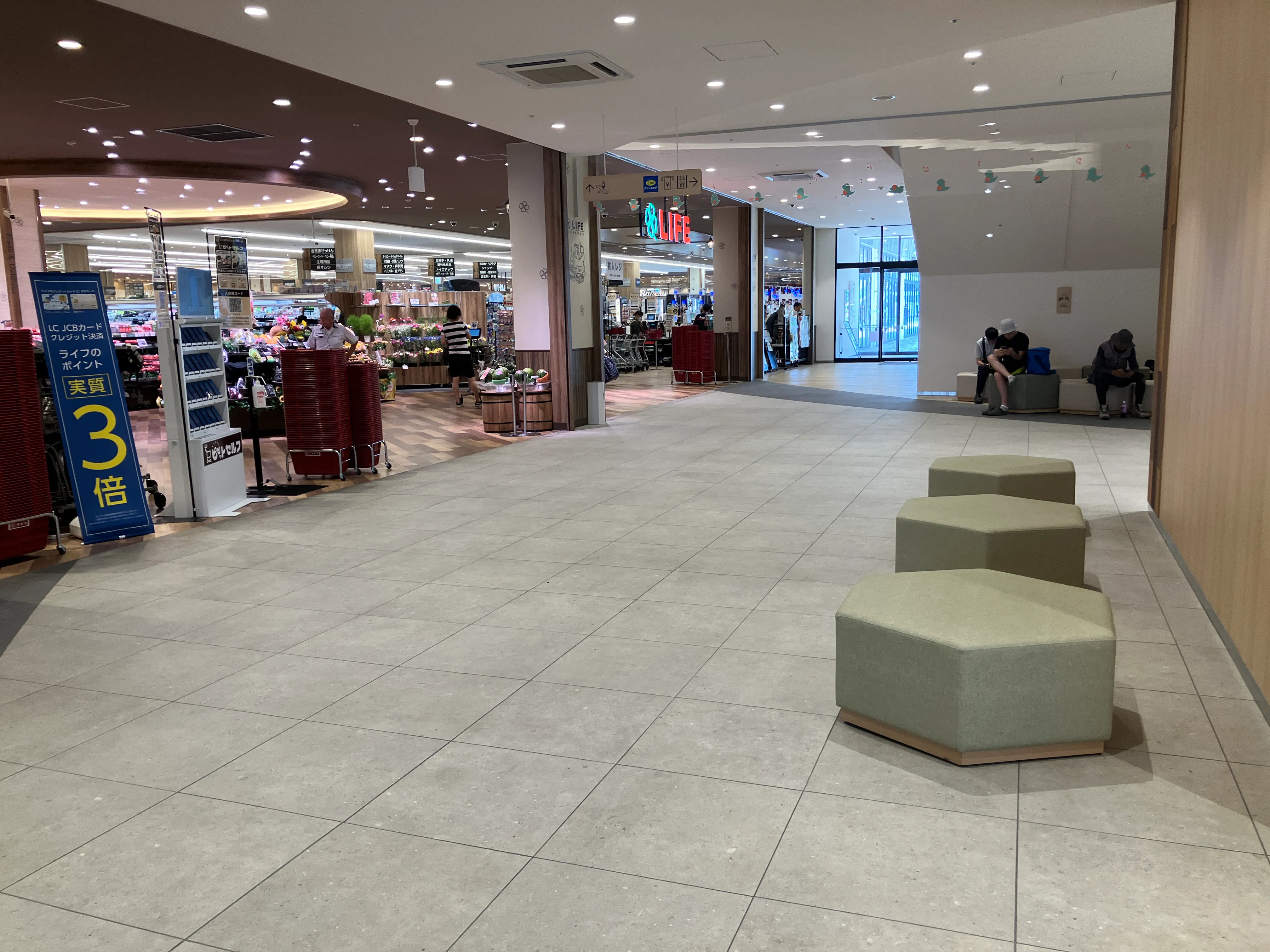 【SOCOLA所沢】1階エスカレーター下 物販、食物販のポップアップストアや販促プロモーションに最適な催事イベントスペース