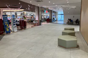 【SOCOLA所沢】1階エスカレーター下 物販、食物販のポップアップストアや販促プロモーションに最適な催事イベントスペース