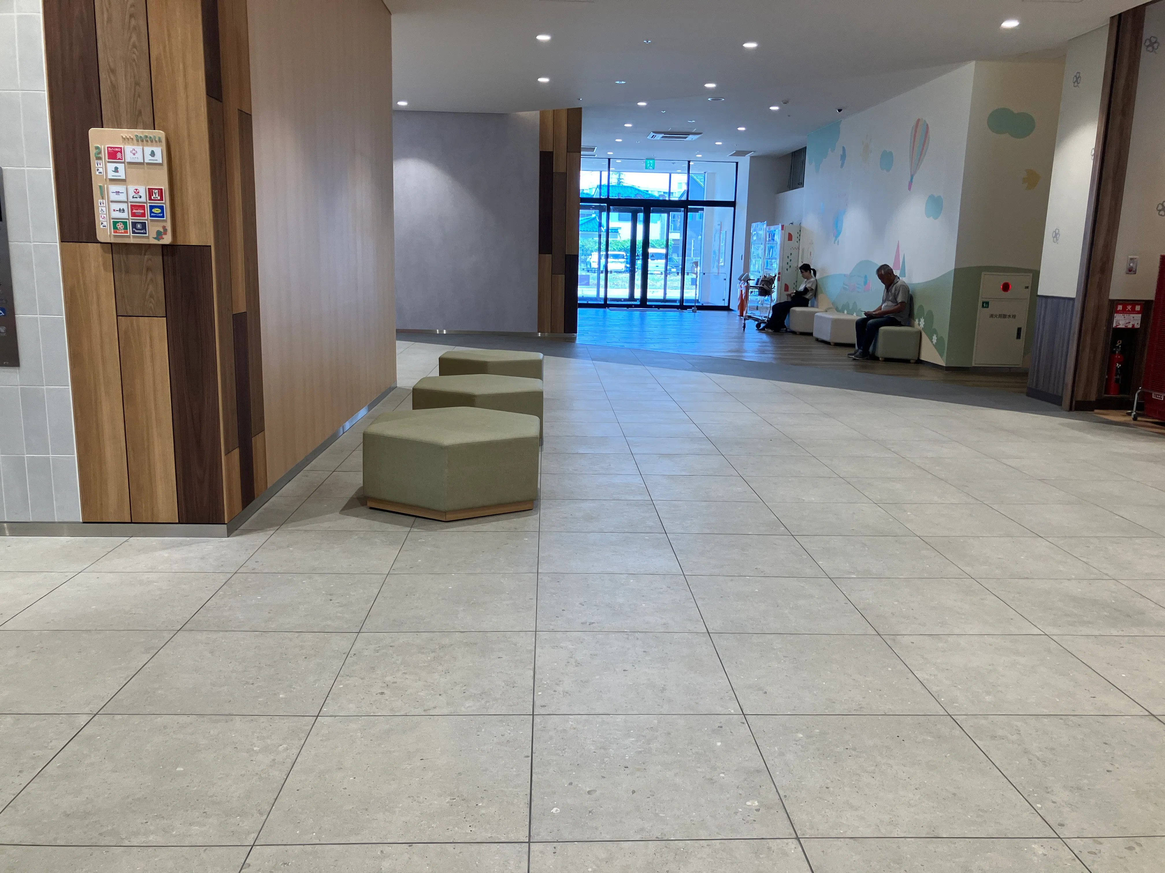 【SOCOLA所沢】1階エスカレーター下 物販、食物販のポップアップストアや販促プロモーションに最適な催事イベントスペース