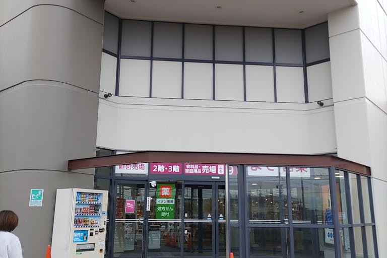 【イオン南陽店】各種プロモーションや物販、食物販のポップアップストアに最適な1F東側エスカレータ前のイベントスペースの画像2