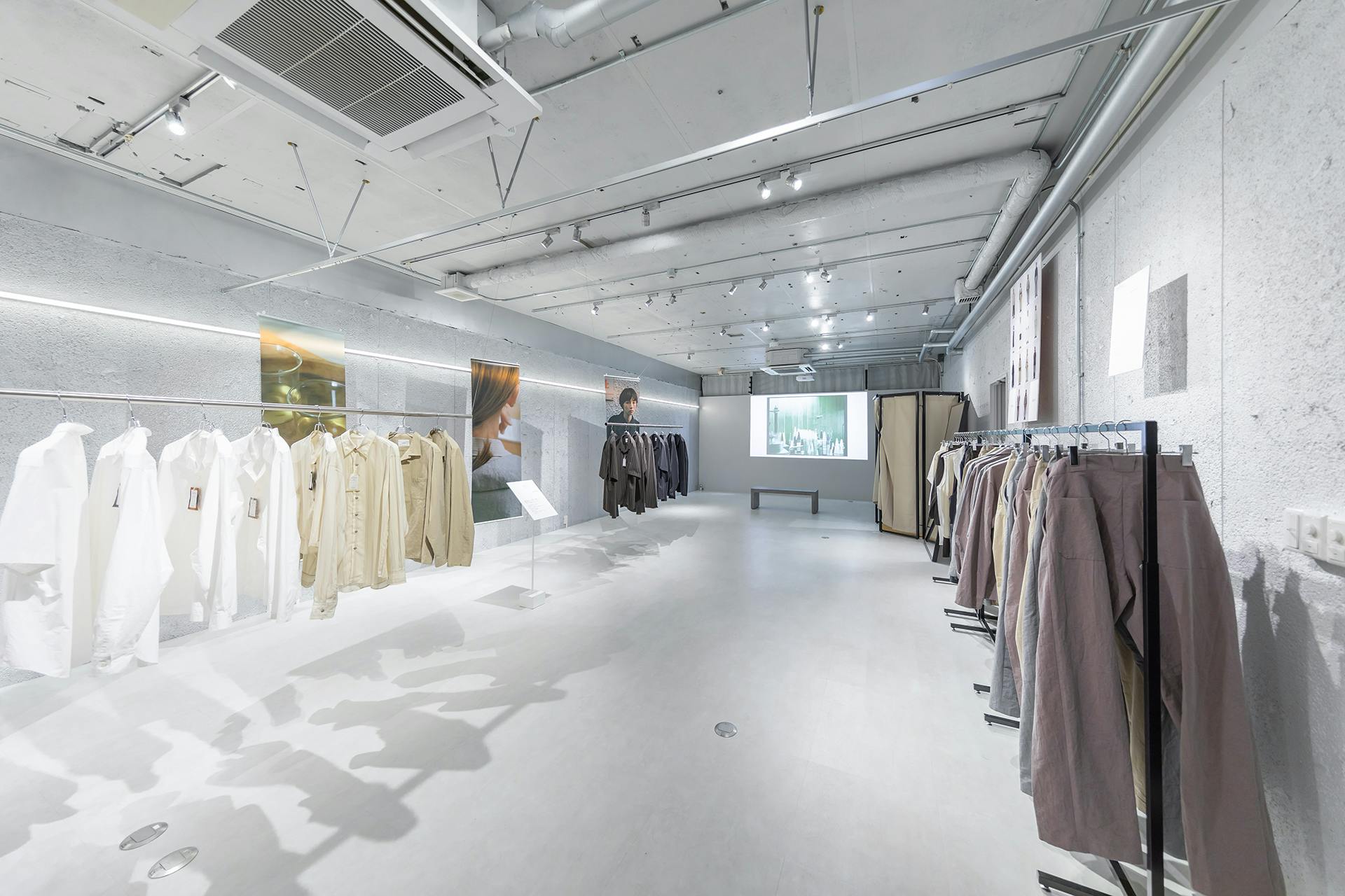 【原宿駅5分】展示会・ポップアップストア・インスタレーションに最適！シルバー基調が特徴的なイベントスペース