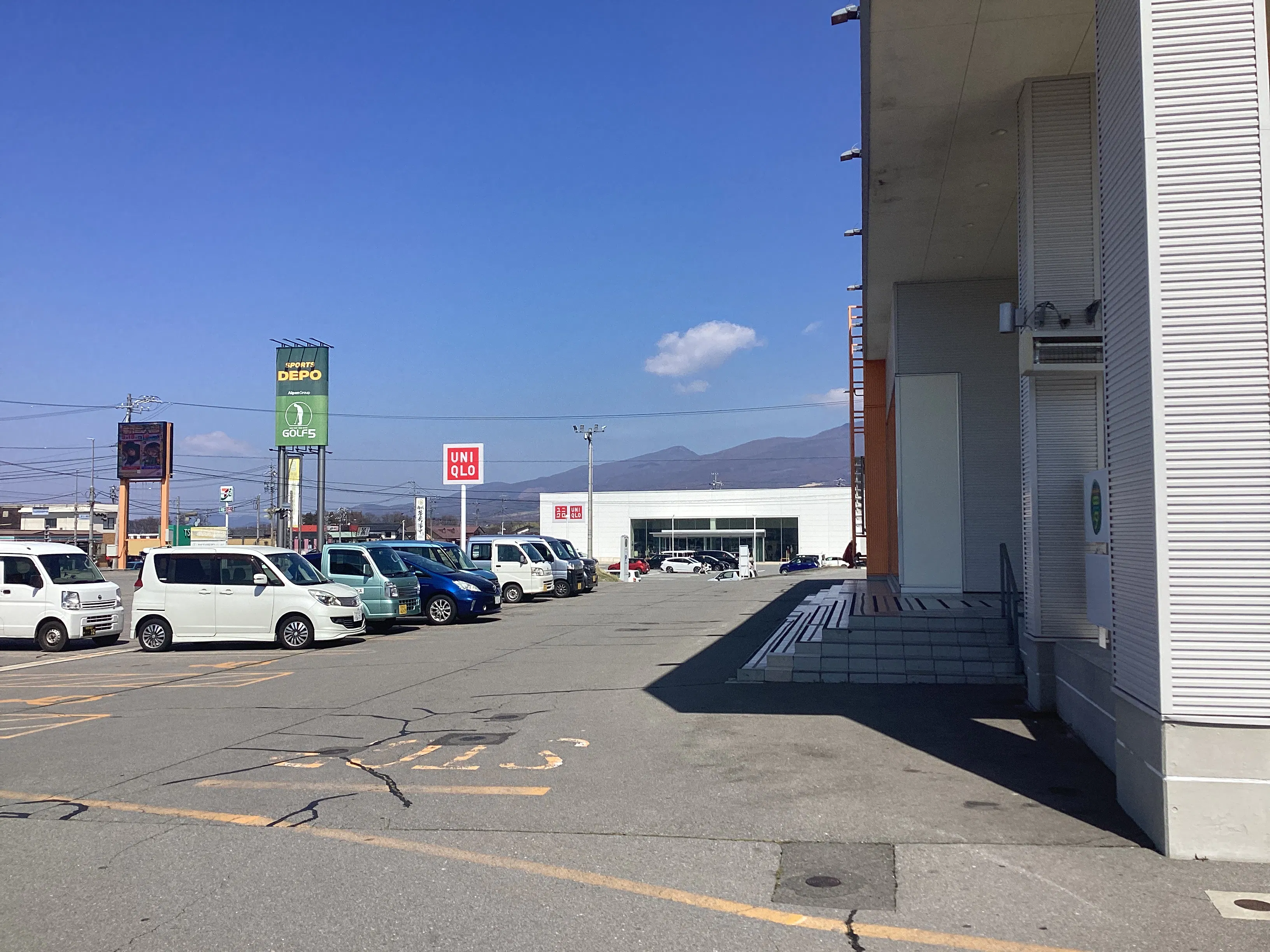 【夢屋小諸店】キッチンカーやプロモーション等に最適なアミューズメント施設のイベントスペース