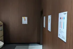 【イオン藤井寺ショッピングセンター】モール内広告 トイレ内ステッカー