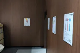 【イオン藤井寺ショッピングセンター】モール内広告 トイレ内ステッカー