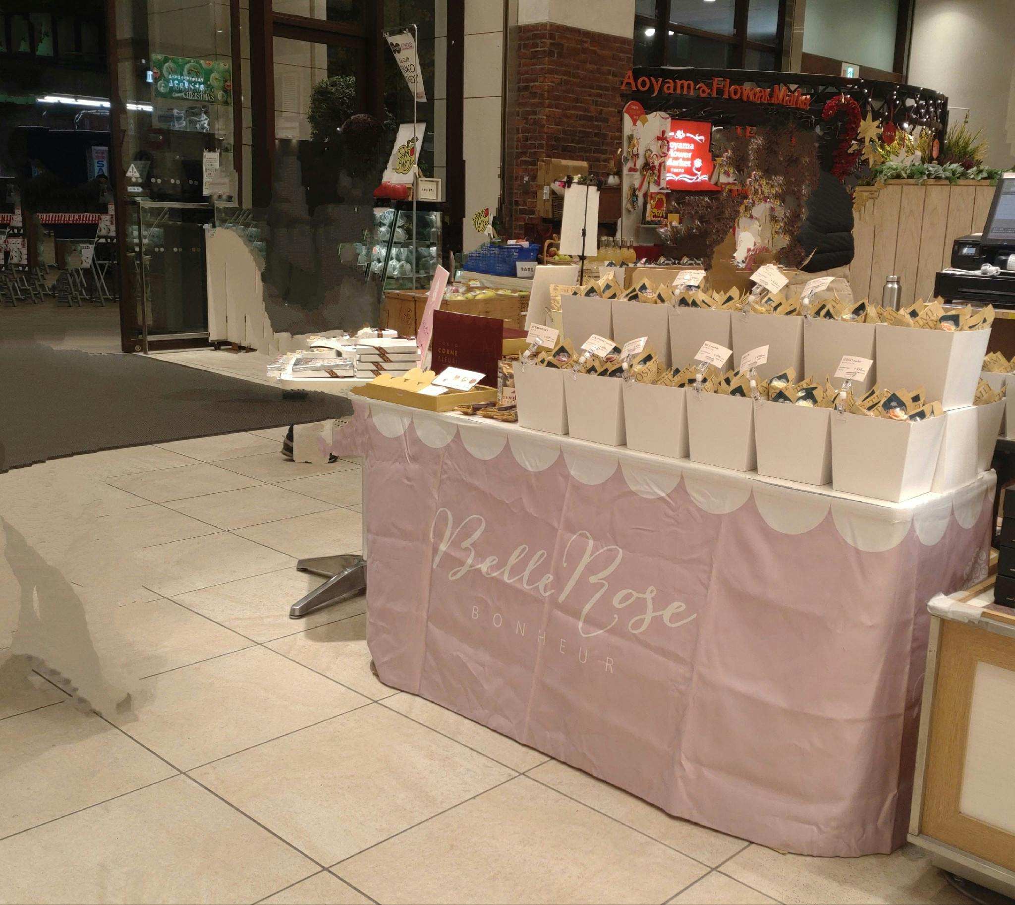 【中野マルイ】1階 カレンダリウムF07【食物販】中野駅徒歩2分。店内入ってすぐ、真正面の好立地。トラフィックも多い人気区画。スイーツのポップアップに最適なスペースです。