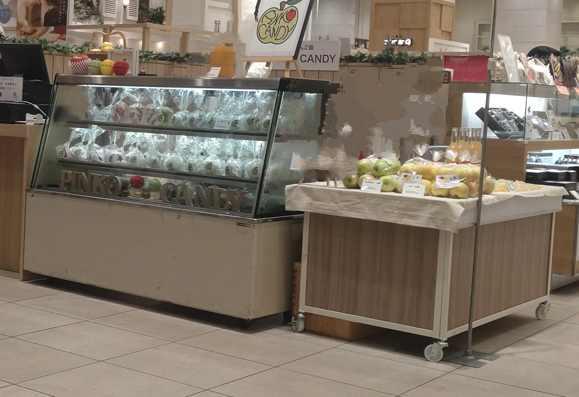 【中野マルイ】1階 カレンダリウムF07【食物販】中野駅徒歩2分。店内入ってすぐ、真正面の好立地。トラフィックも多い人気区画。スイーツのポップアップに最適なスペースです。