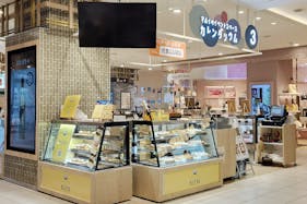 【北千住マルイ】2階 カレンダリウムF14【食物販・物産展】店内入って正面、什器完備の好立地スペース