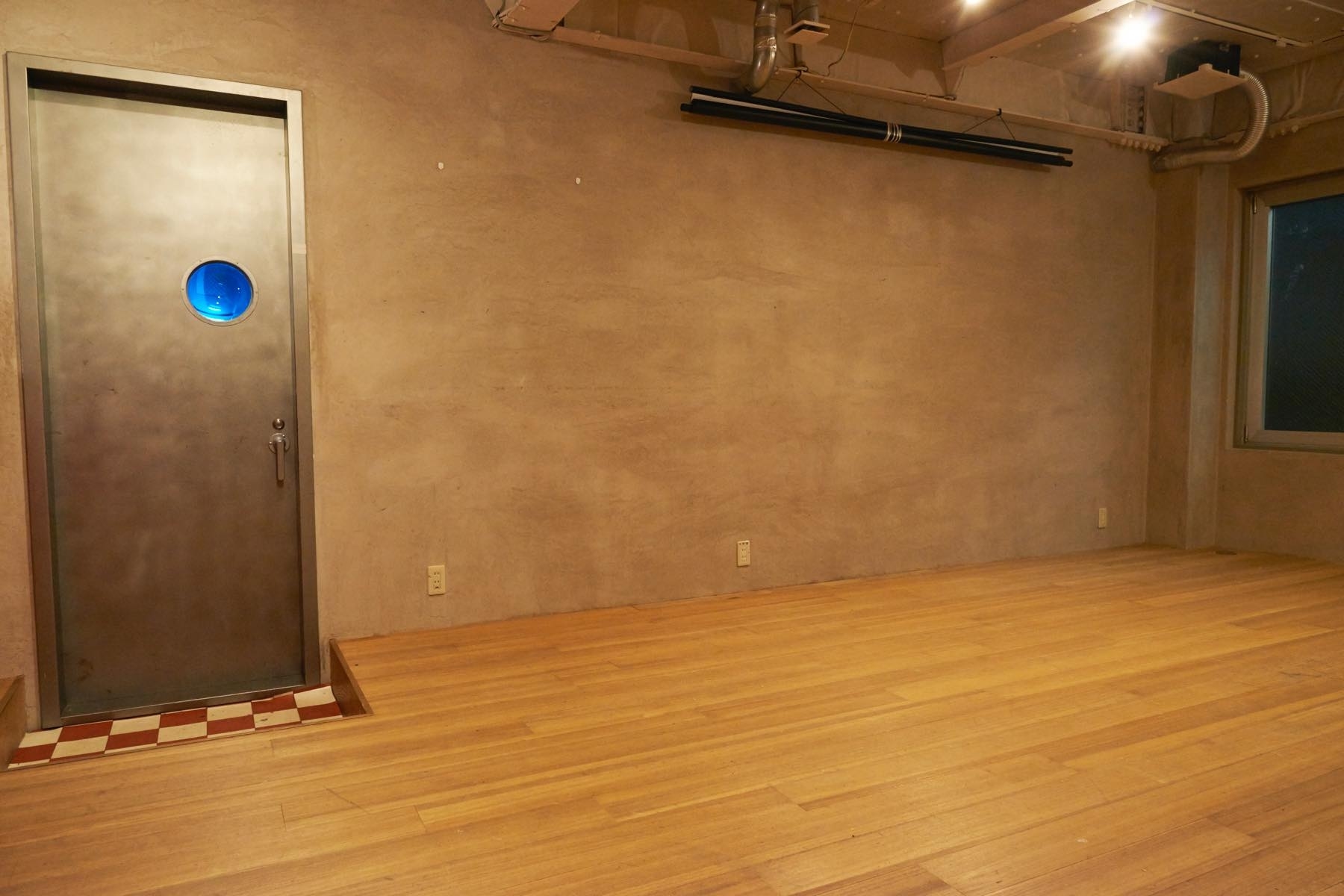 大きな窓が特徴のキッチン付きスペースの画像8