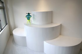 【三ノ宮駅1分】招待制のアパレル展示販売会やポップアップストア、アートギャラリー用途に最適な抜群のアクセス環境を誇るレンタルスペース