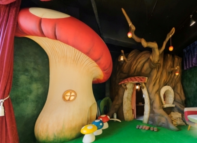 店内（ジャンボキノコと小人の家）