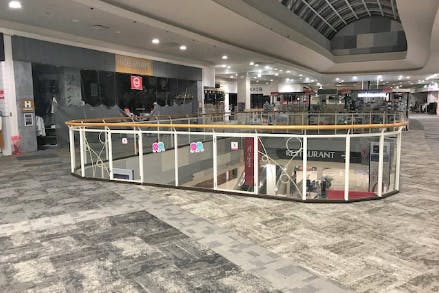 【イオンモール直方】2F 中央南ブリッジ(GLORY前)