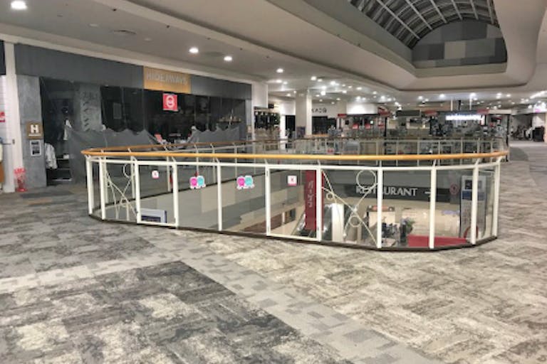 【イオンモール直方】2F 中央南ブリッジ(GLORY前)の画像1