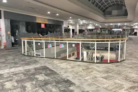 【イオンモール直方】2F 中央南ブリッジ(GLORY前)