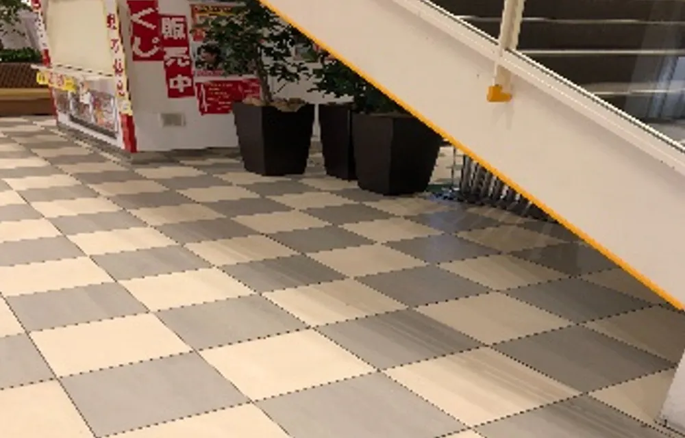 【ララガーデン川口】1階 北側階段下