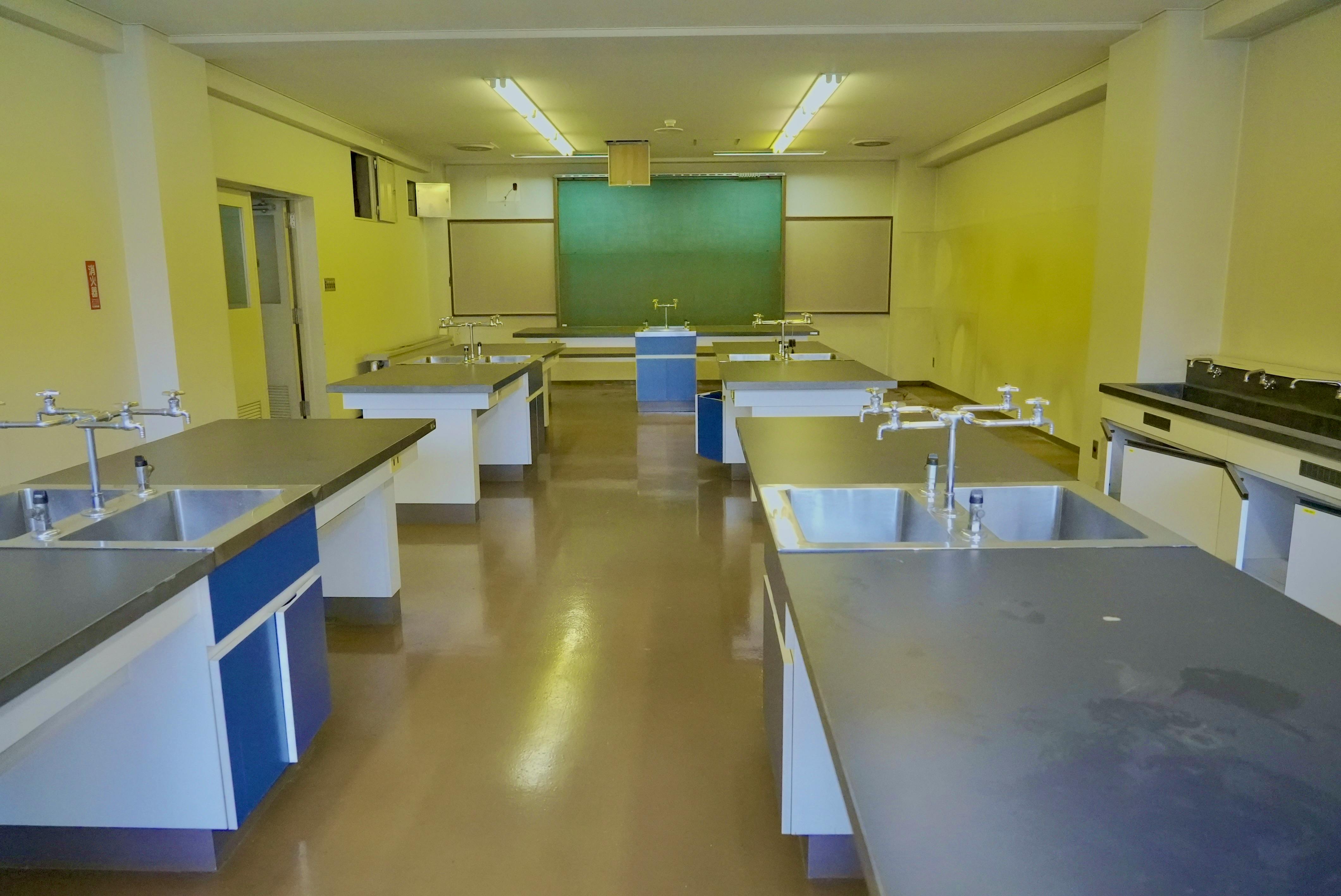 【飯田橋駅2分】撮影やイベントに最適な学校跡地のレンタルスペース（2Fフロア貸し）