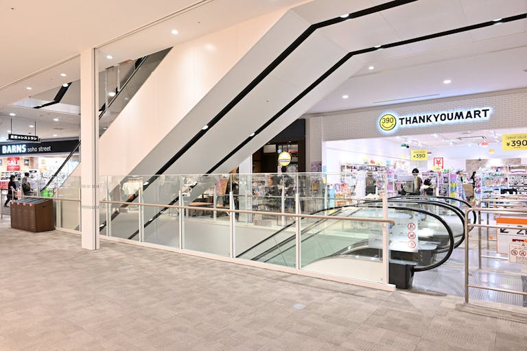 【イオンモール長久手】東エスカレーター横B(WEGO前)の画像1