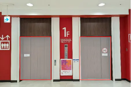 【イオンモール鈴鹿】モール内広告 エレベーター