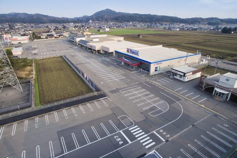 【グリーンモール福光】キッチンカー等の移動販売に最適な商業施設敷地内にある屋外イベントスペースの画像2