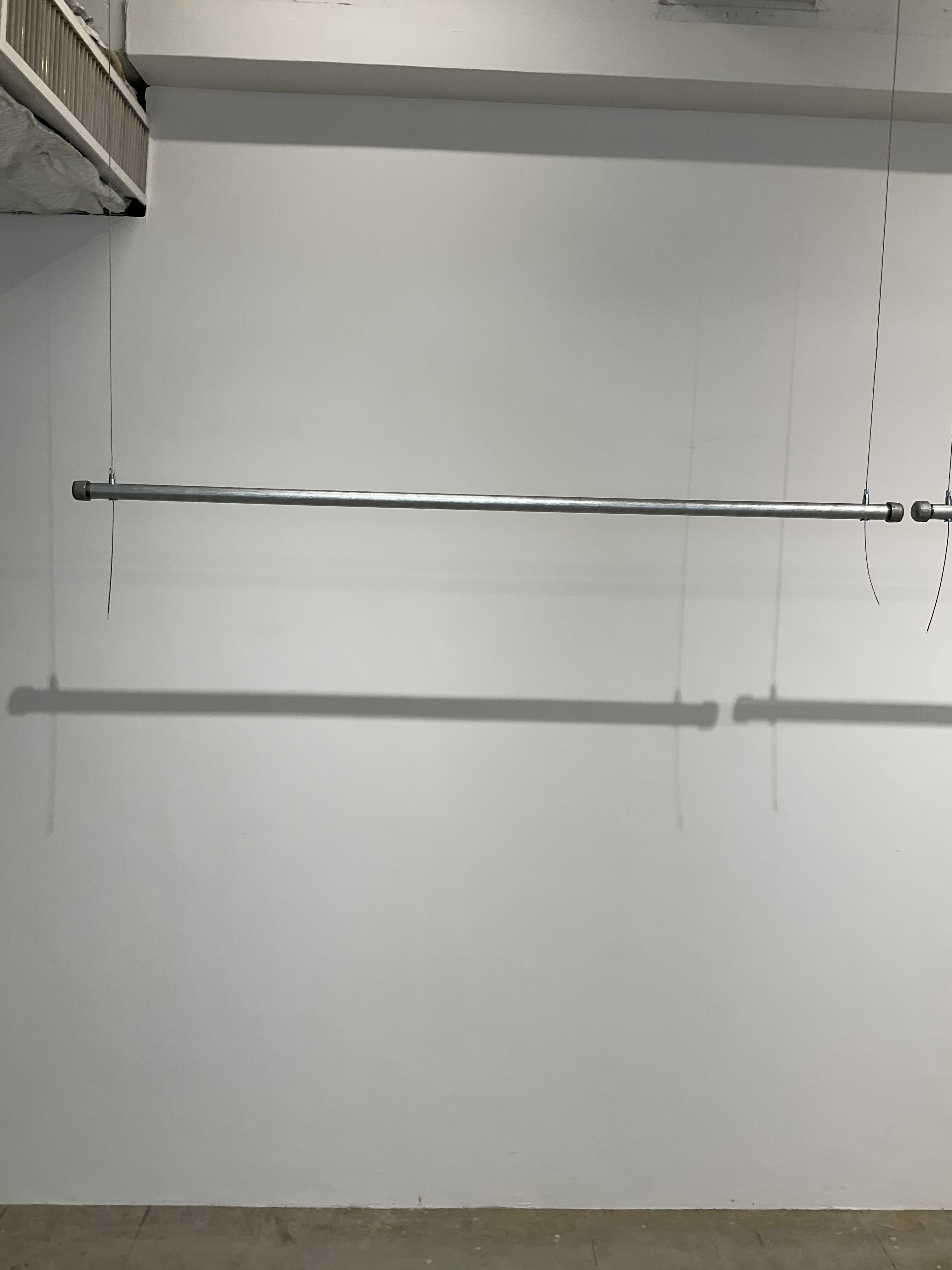 【四ツ橋駅2分｜平日限定】無料貸出什器が充実しており展示会やポップアップストアに最適！広さ100.0㎡、天高3.1mで開放感のあるレンタルスペース