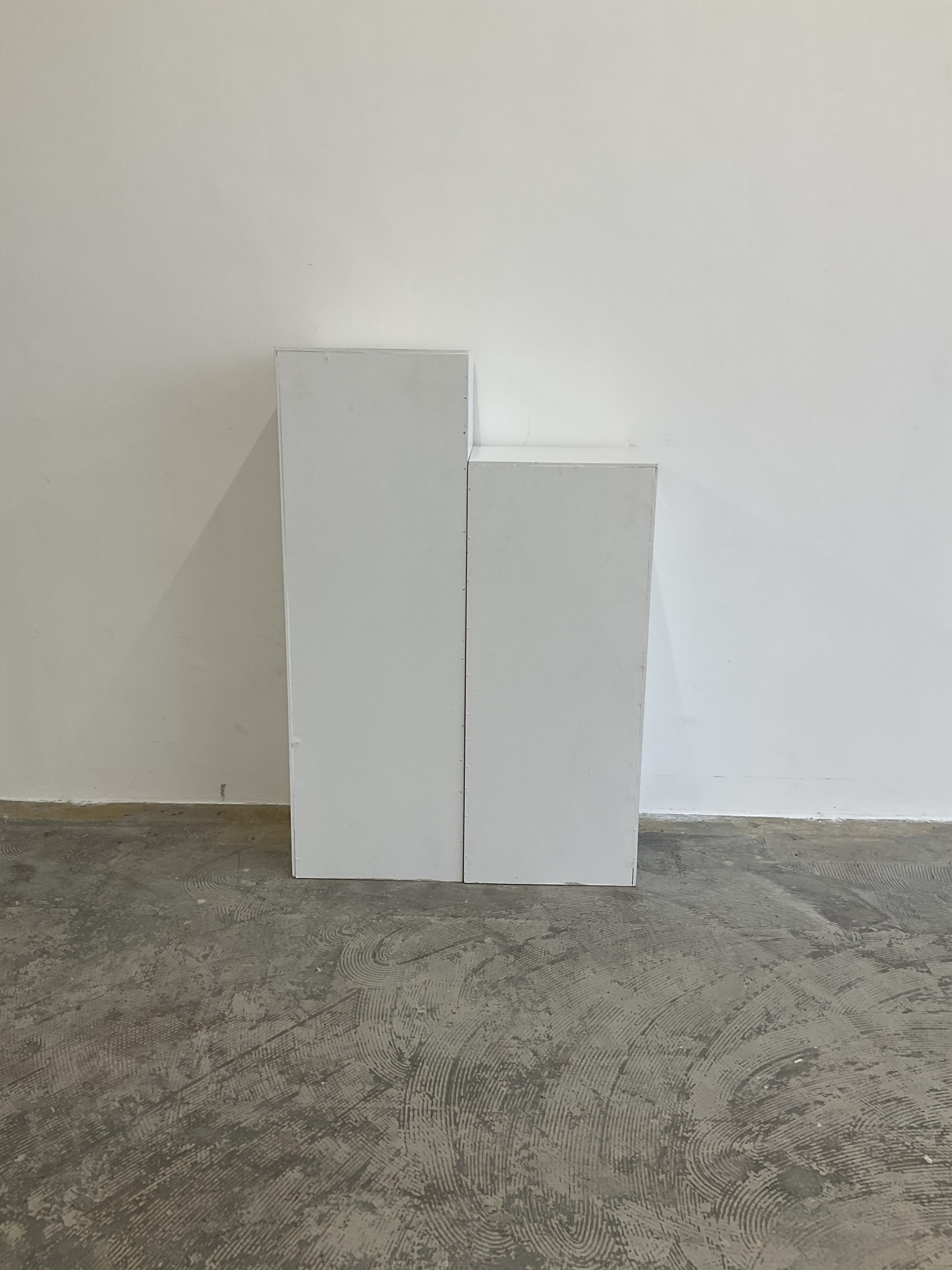 【四ツ橋駅2分｜平日限定】無料貸出什器が充実しており展示会やポップアップストアに最適！広さ100.0㎡、天高3.1mで開放感のあるレンタルスペース