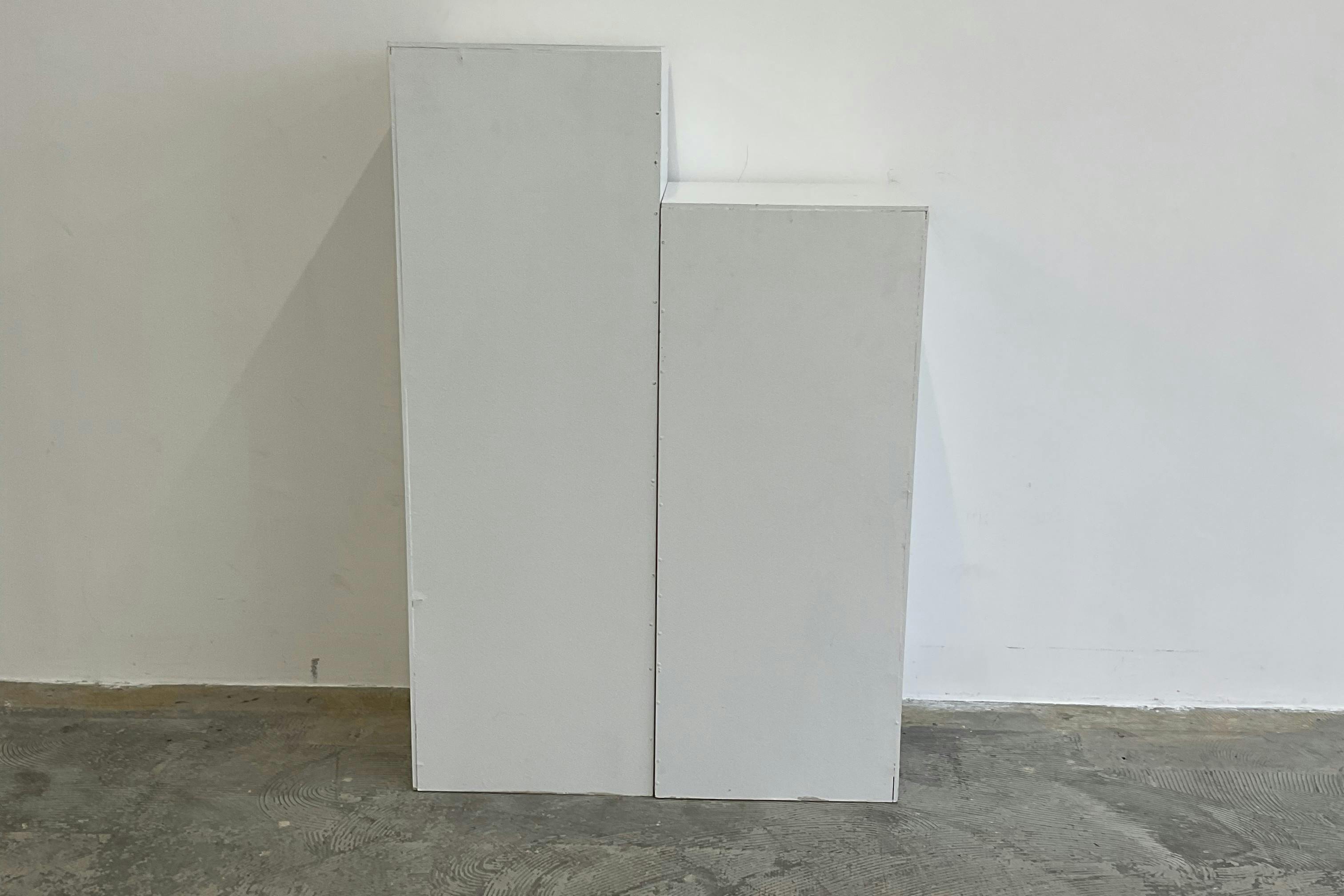 【四ツ橋駅2分|平日限定】無料貸出什器が充実しており展示会やポップアップストアに最適!広さ100.0㎡、天高3.1mで開放感のあるレンタルスペース