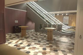 【COCONO SUSUKINO】「4階」ポップアップや展示、プロモーションに最適な飲食フロア内エスカレーター横イベントスペース