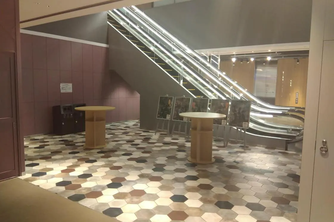 【COCONO SUSUKINO】「4階」ポップアップや展示、プロモーションに最適な飲食フロア内エスカレーター横イベントスペース