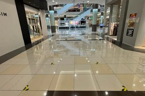 【イオンモール福岡】メインプラザ前