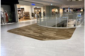 【イオンモール白山】2階山側通り