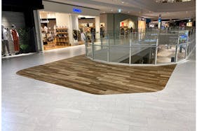 【イオンモール白山】2階山側通り