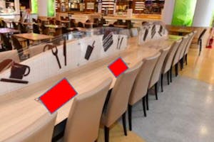 【イオンモール沖縄ライカム】モール内広告 フードコートテーブルシール