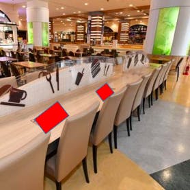 【イオンモール沖縄ライカム】モール内広告 フードコートテーブルシールの画像