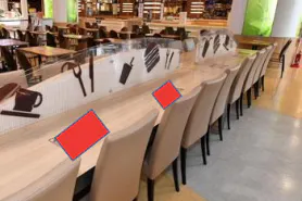 【イオンモール沖縄ライカム】モール内広告 フードコートテーブルシール