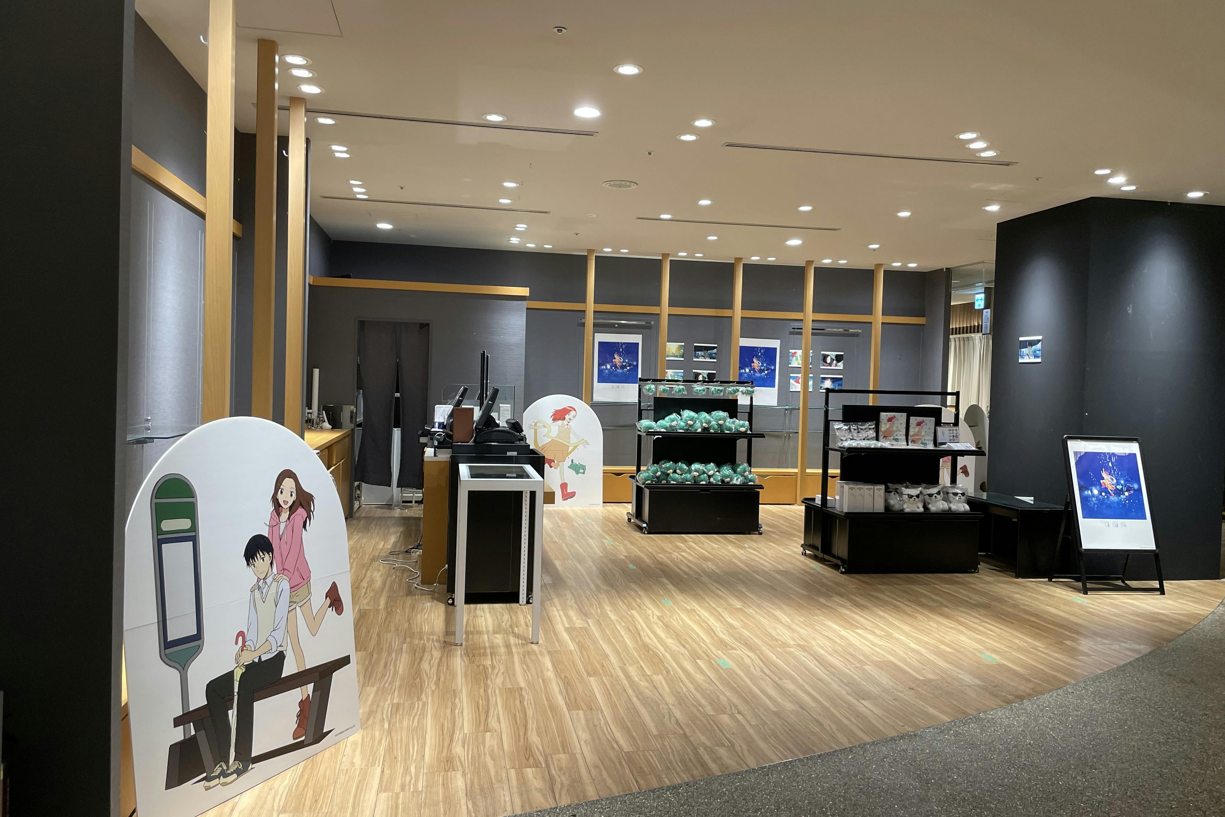 商品を陳列したイメージ。