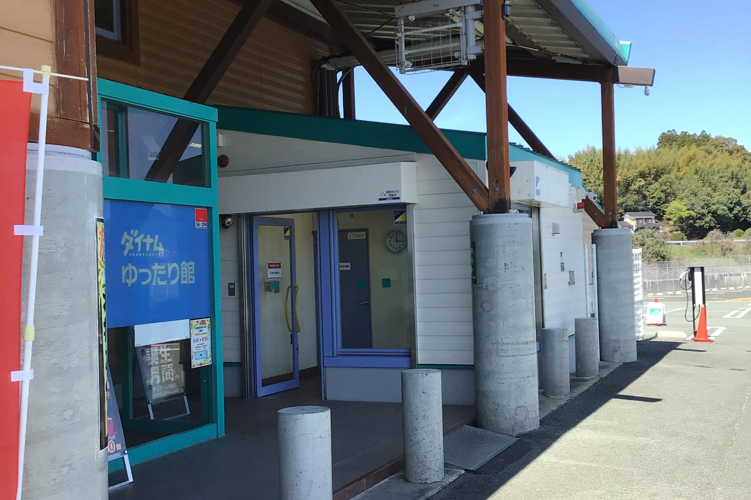 【ダイナム山鹿店ゆったり館】キッチンカー出店やプロモーションイベントに最適なアミューズメント施設のイベントスペース (めん六や側)