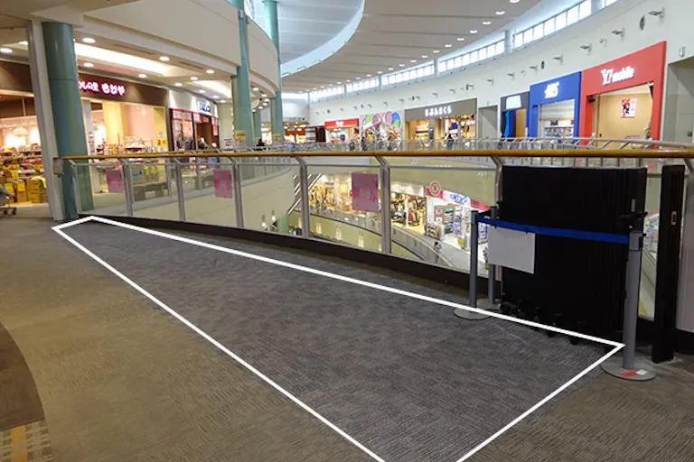 【イオンモール木曽川】ノースコート3階エスカレーター前の画像1