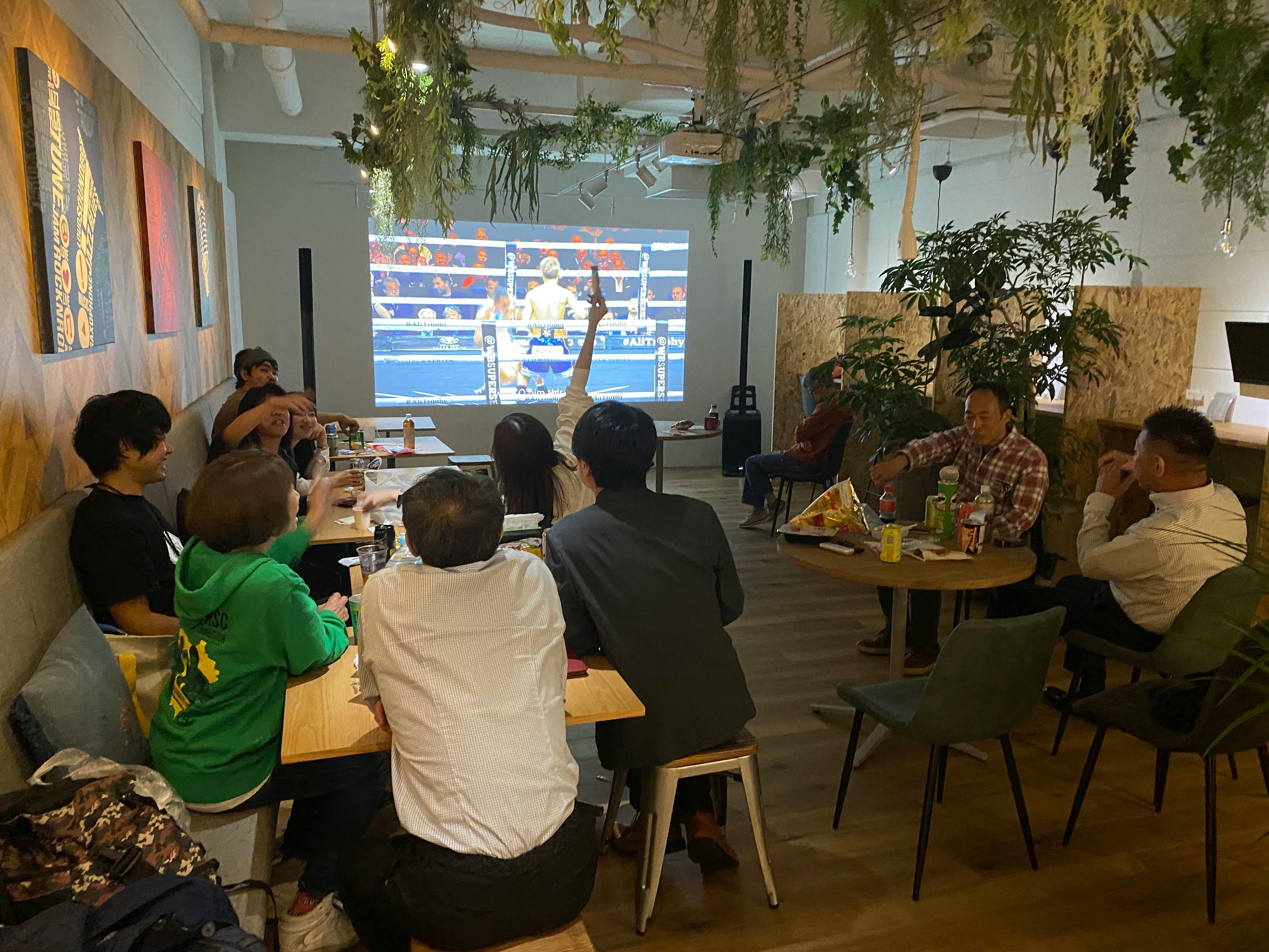 【神保町駅3分】ファミリーセールや撮影会、ポップアップストアの会場に適した音・映像・調光を可変できる緑を基調としたイベントスペース