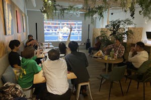 【神保町駅3分】ファミリーセールや撮影会、ポップアップストアの会場に適した音・映像・調光を可変できる緑を基調としたイベントスペース