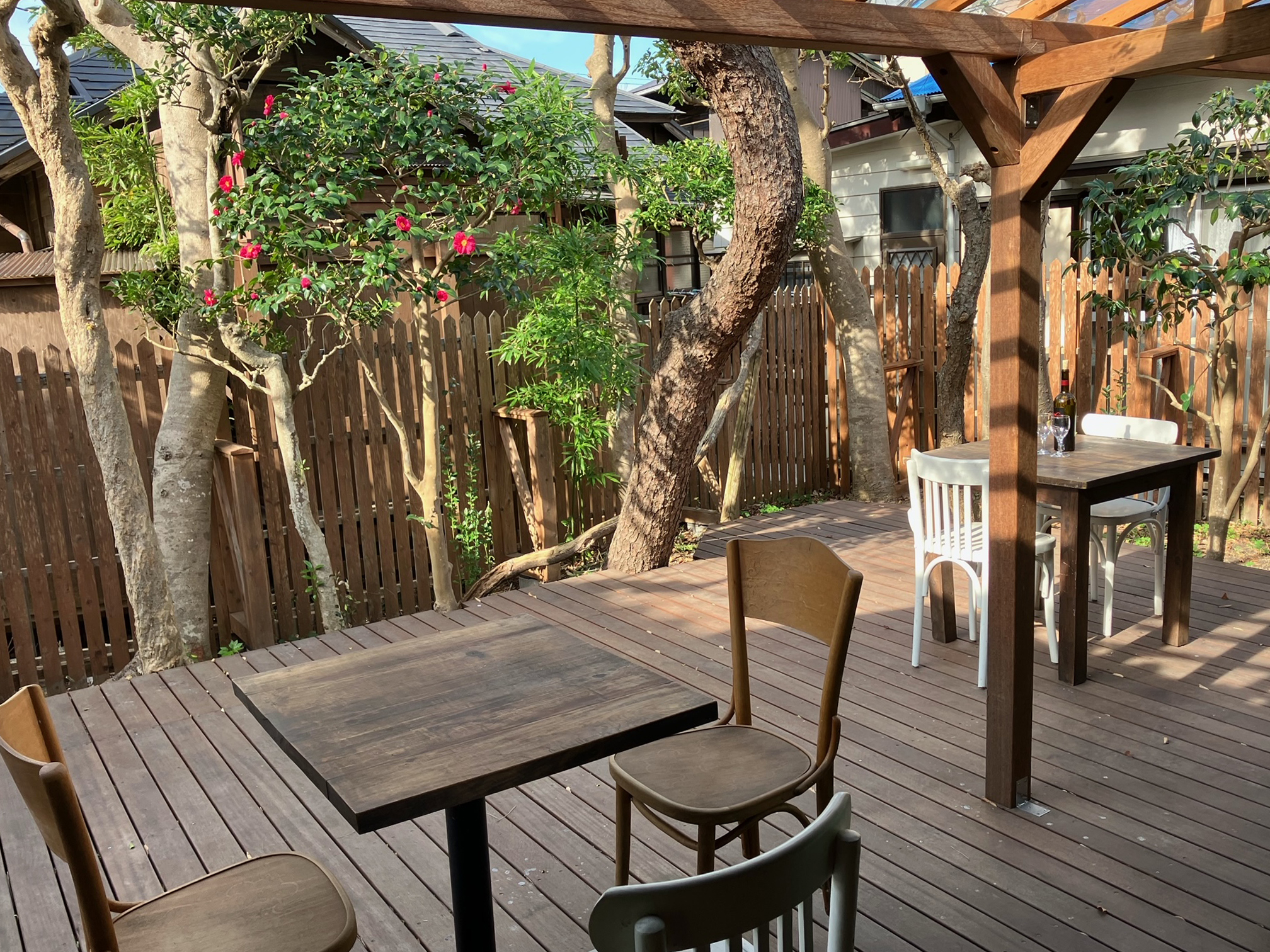 【逗子エリア】個展や展示会に適した暖炉やアイランドキッチンがある海辺の平屋一軒家