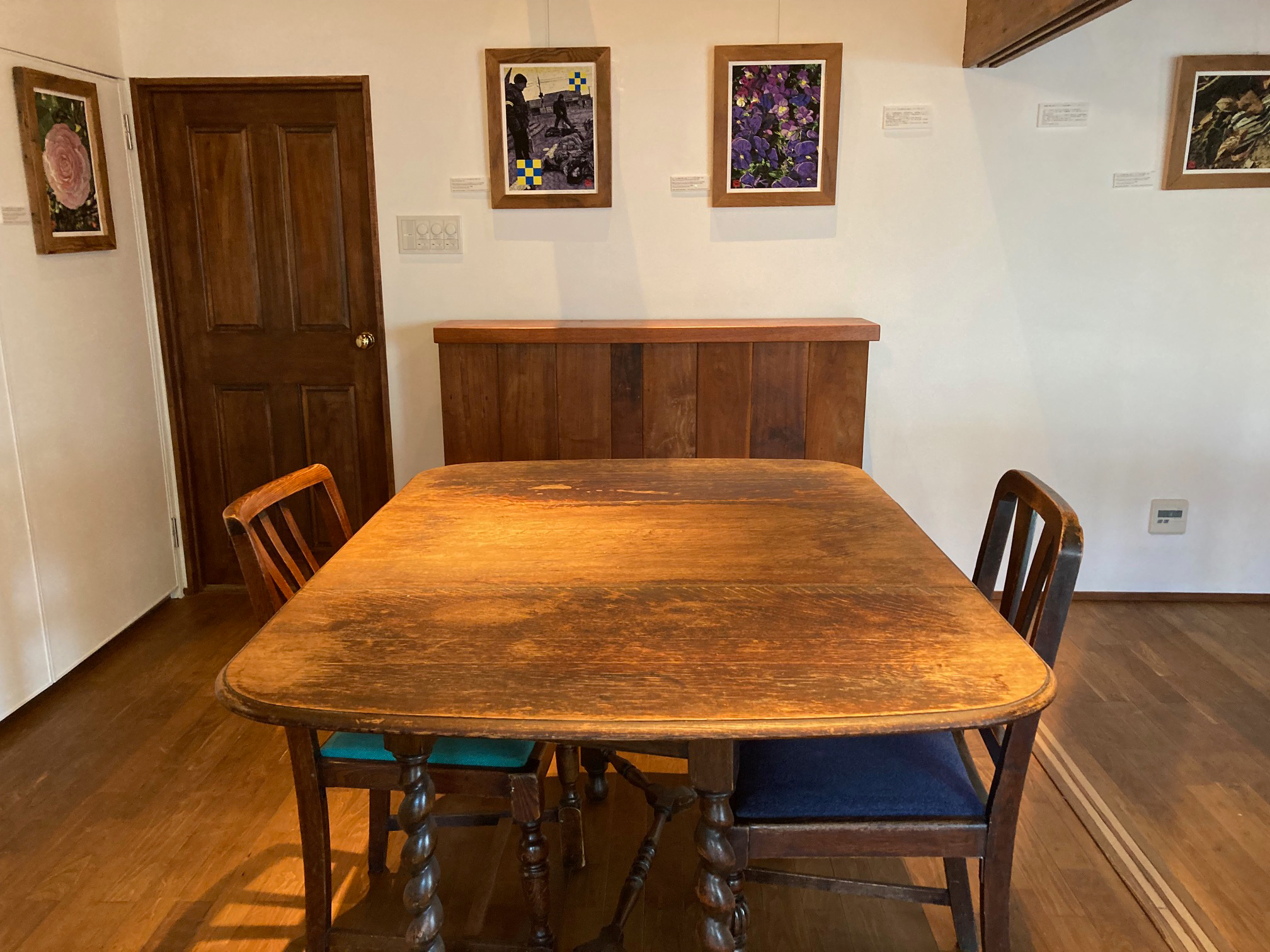 【逗子エリア】個展や展示会に適した暖炉やアイランドキッチンがある海辺の平屋一軒家