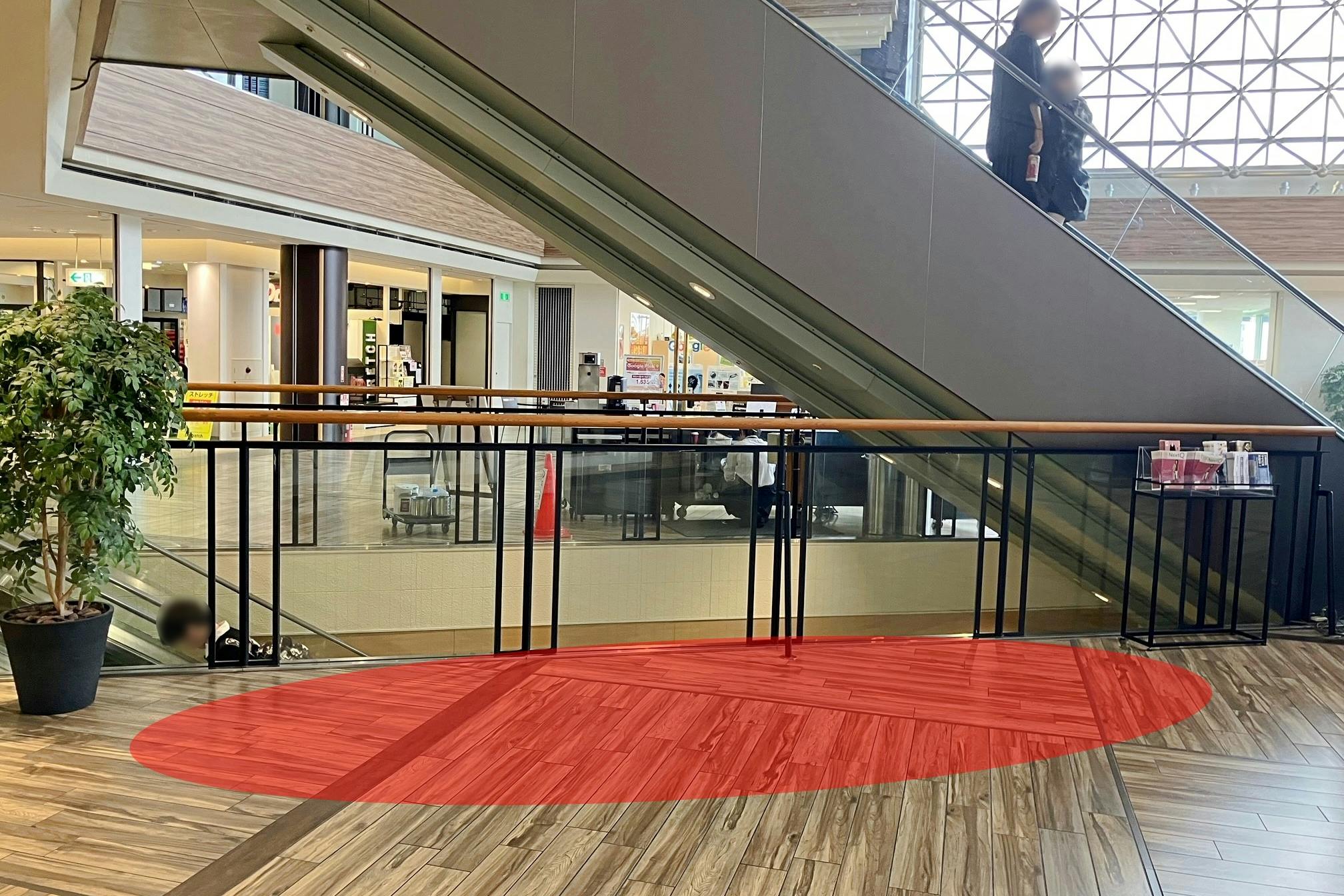 【プレナ幕張】各種プロモーションイベントやポップアップストアに最適な駅近商業施設2階エスカレーター横にあるイベントスペース