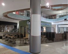 【イオンモール名古屋茶屋】モール内広告 柱巻きの画像